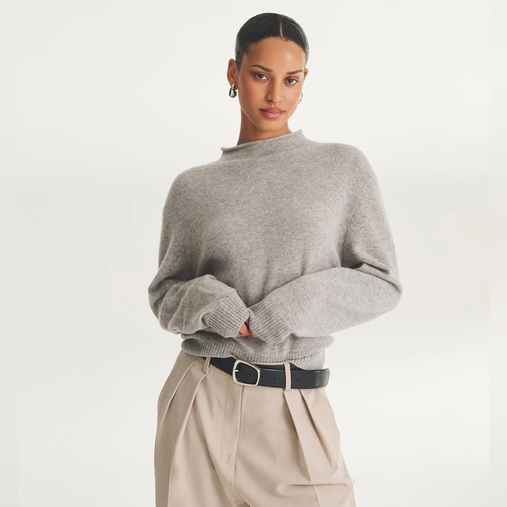 Lightweight Cashmere Roll Neck Naadam